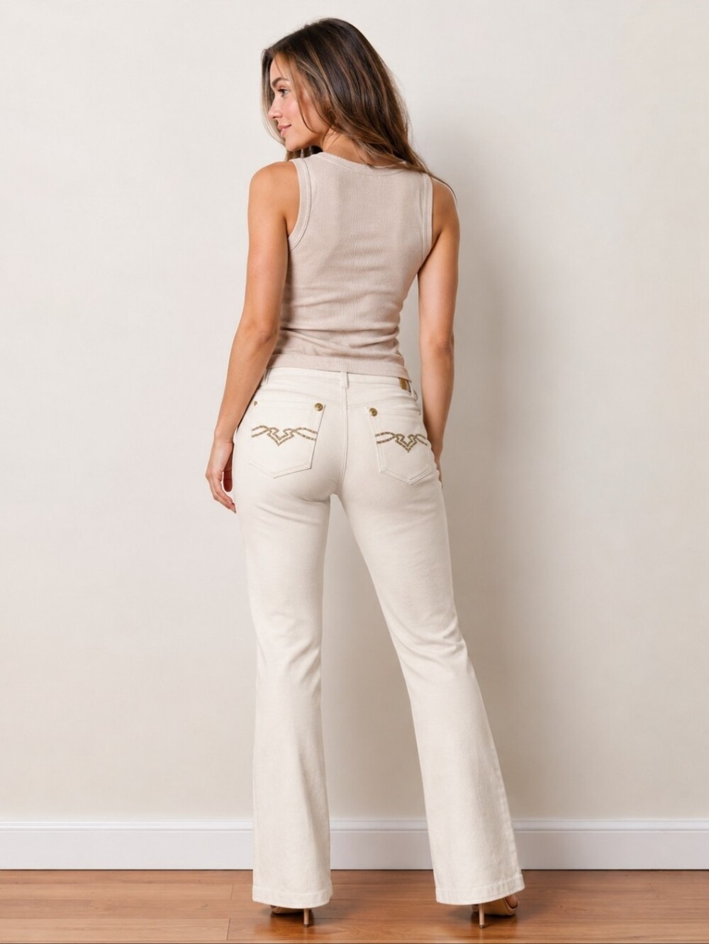 Vertigo Paris  Stretchy Women’s Off White Embellished Pocket  Pants Size Mediu.